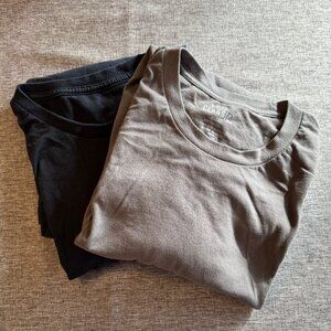 TRUE CLASSICS T-shirts, Set of 2 short sleeve tees - Men’s Sz XL 1Gray, 1 Navy,